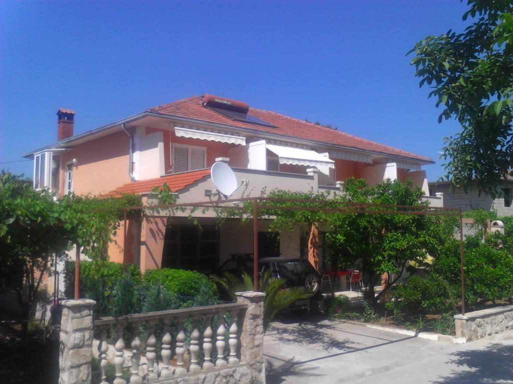 Apartments And Rooms Dobrila Jelsa (Hvar) Exterior foto