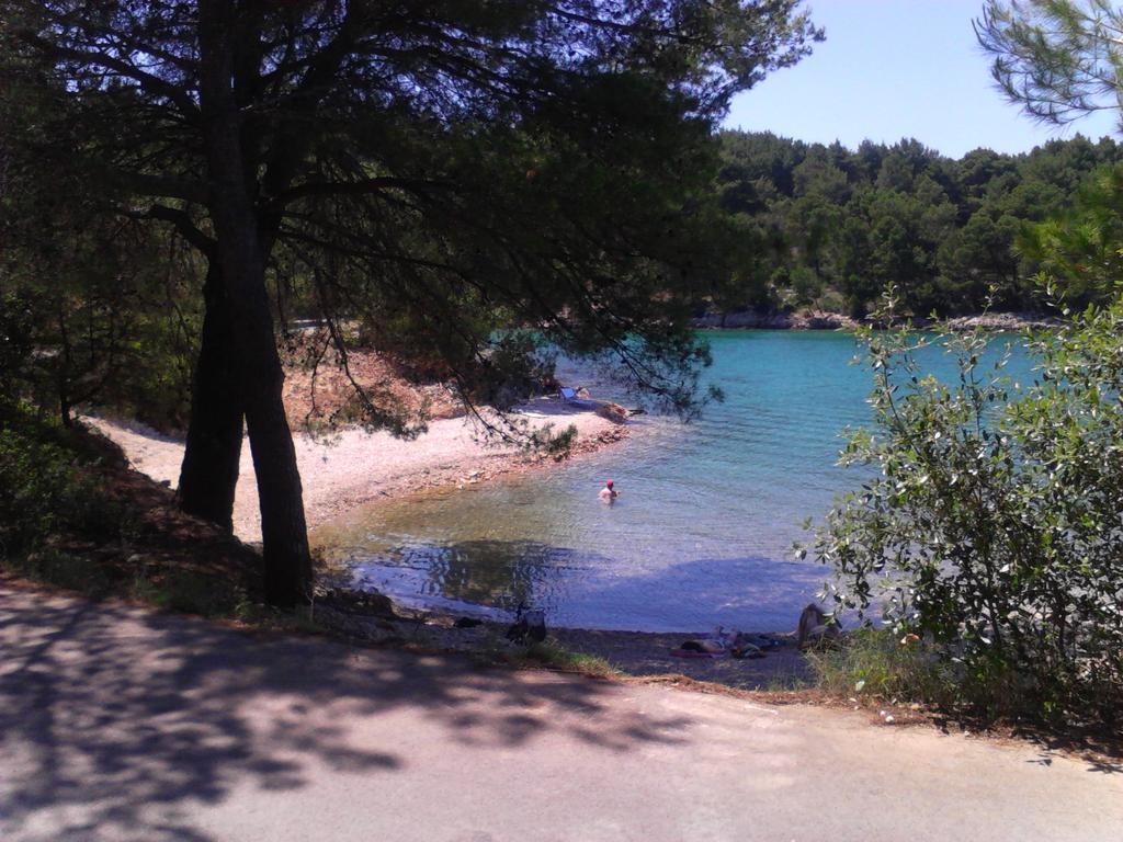 Apartments And Rooms Dobrila Jelsa (Hvar) Exterior foto