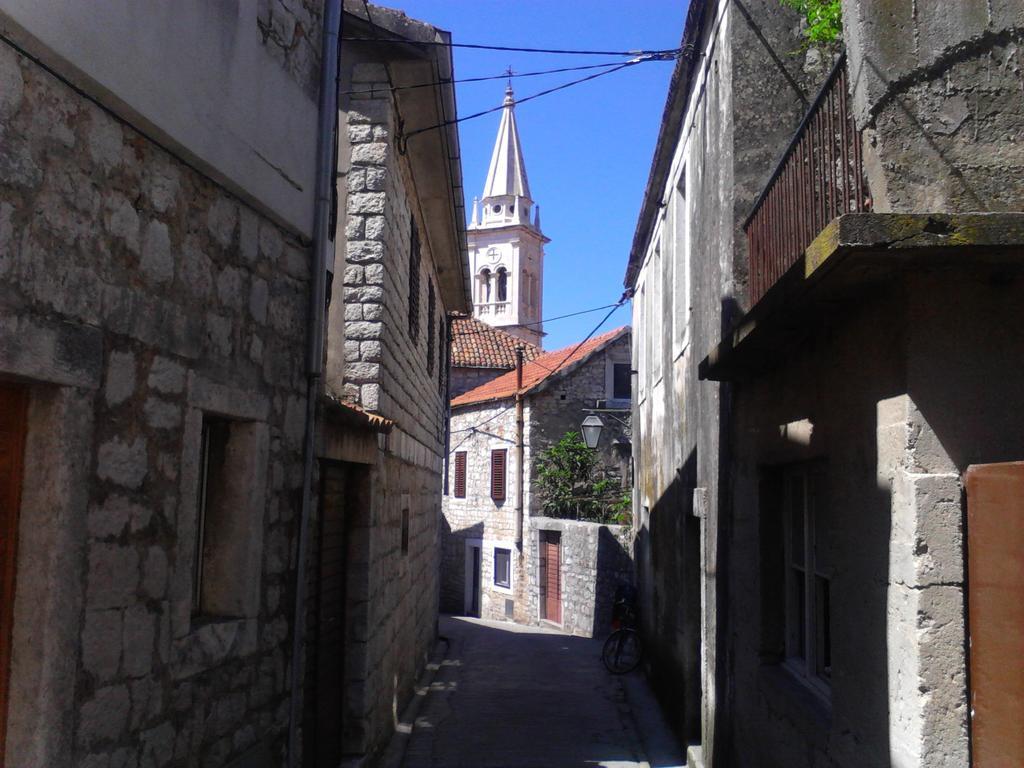Apartments And Rooms Dobrila Jelsa (Hvar) Exterior foto