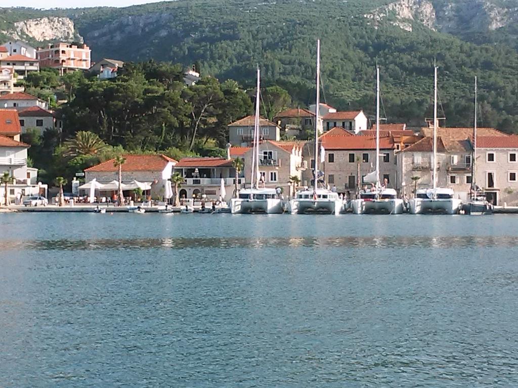 Apartments And Rooms Dobrila Jelsa (Hvar) Exterior foto
