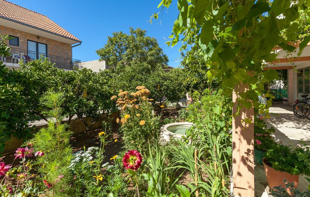 Apartments And Rooms Dobrila Jelsa (Hvar) Exterior foto
