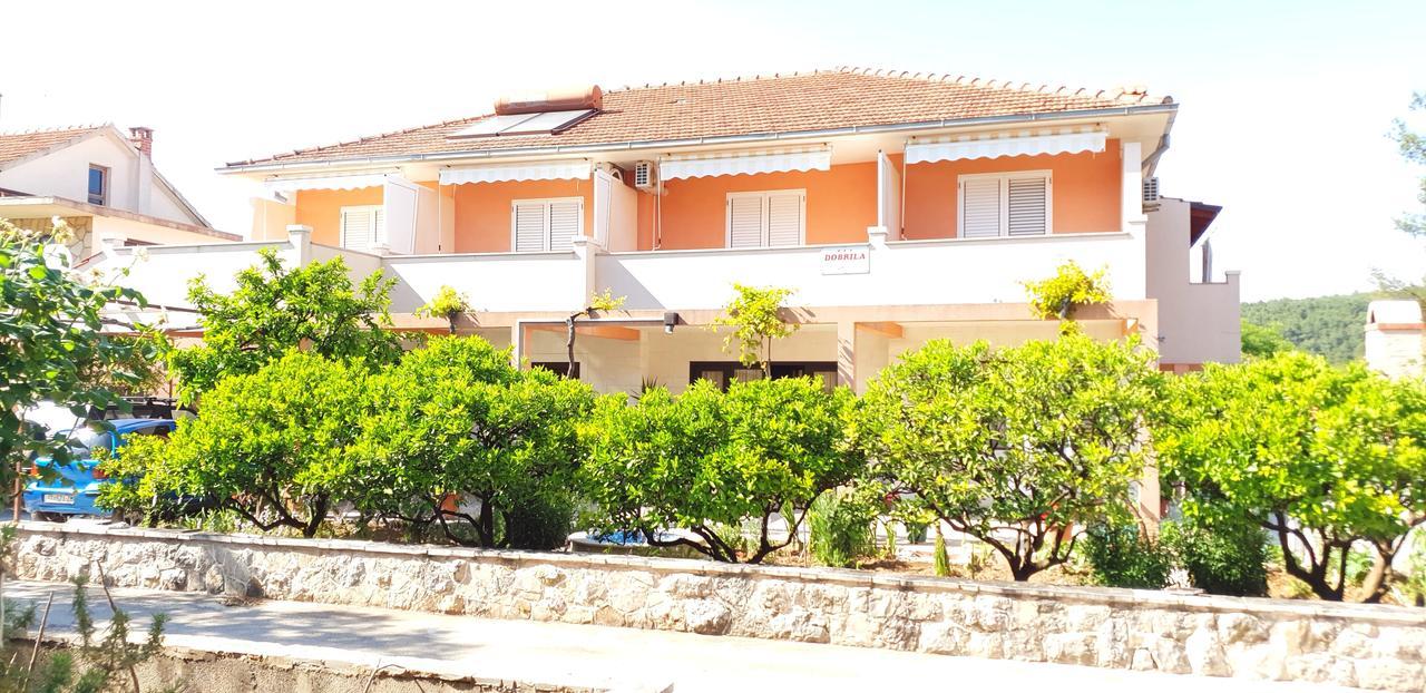 Apartments And Rooms Dobrila Jelsa (Hvar) Exterior foto