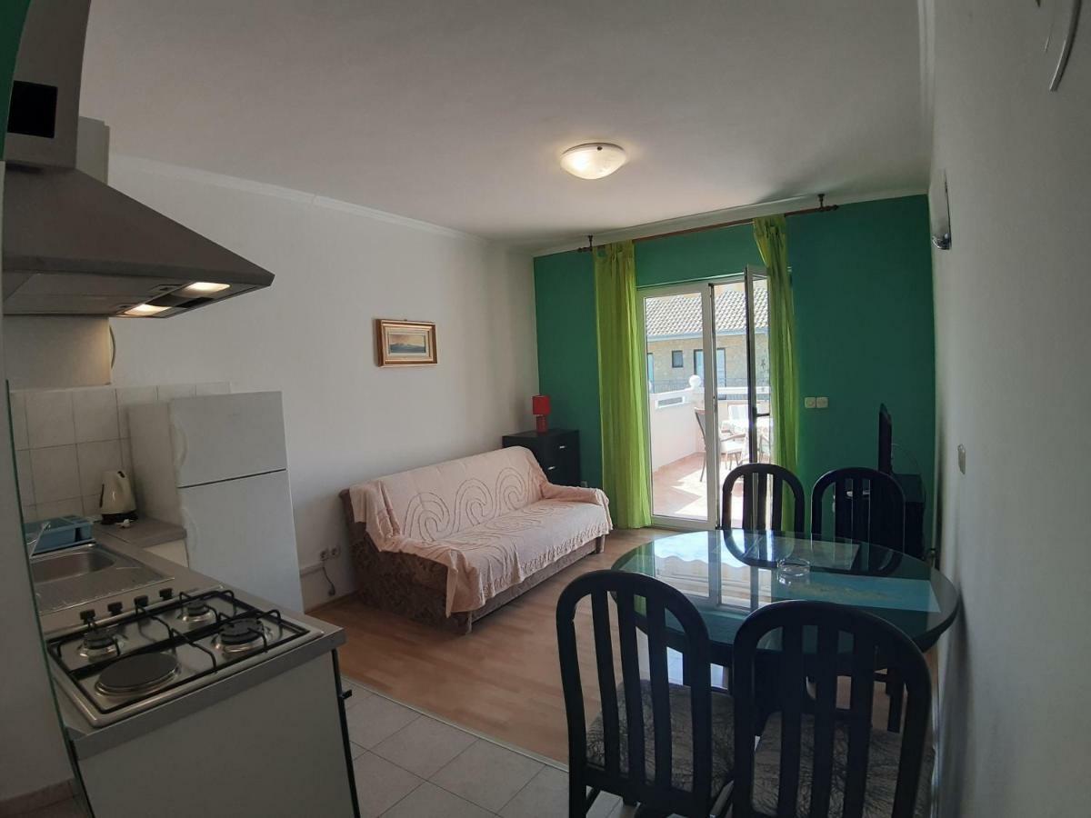 Apartments And Rooms Dobrila Jelsa (Hvar) Exterior foto