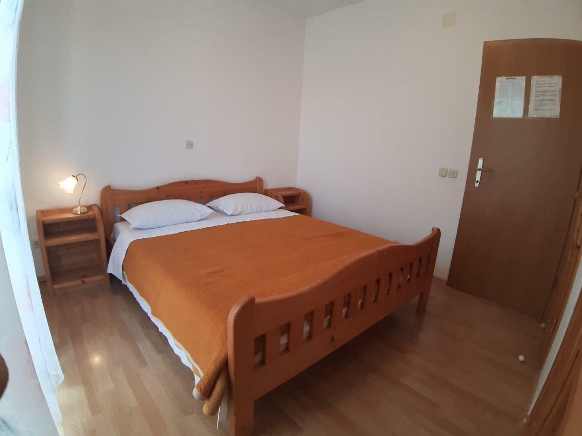 Apartments And Rooms Dobrila Jelsa (Hvar) Exterior foto